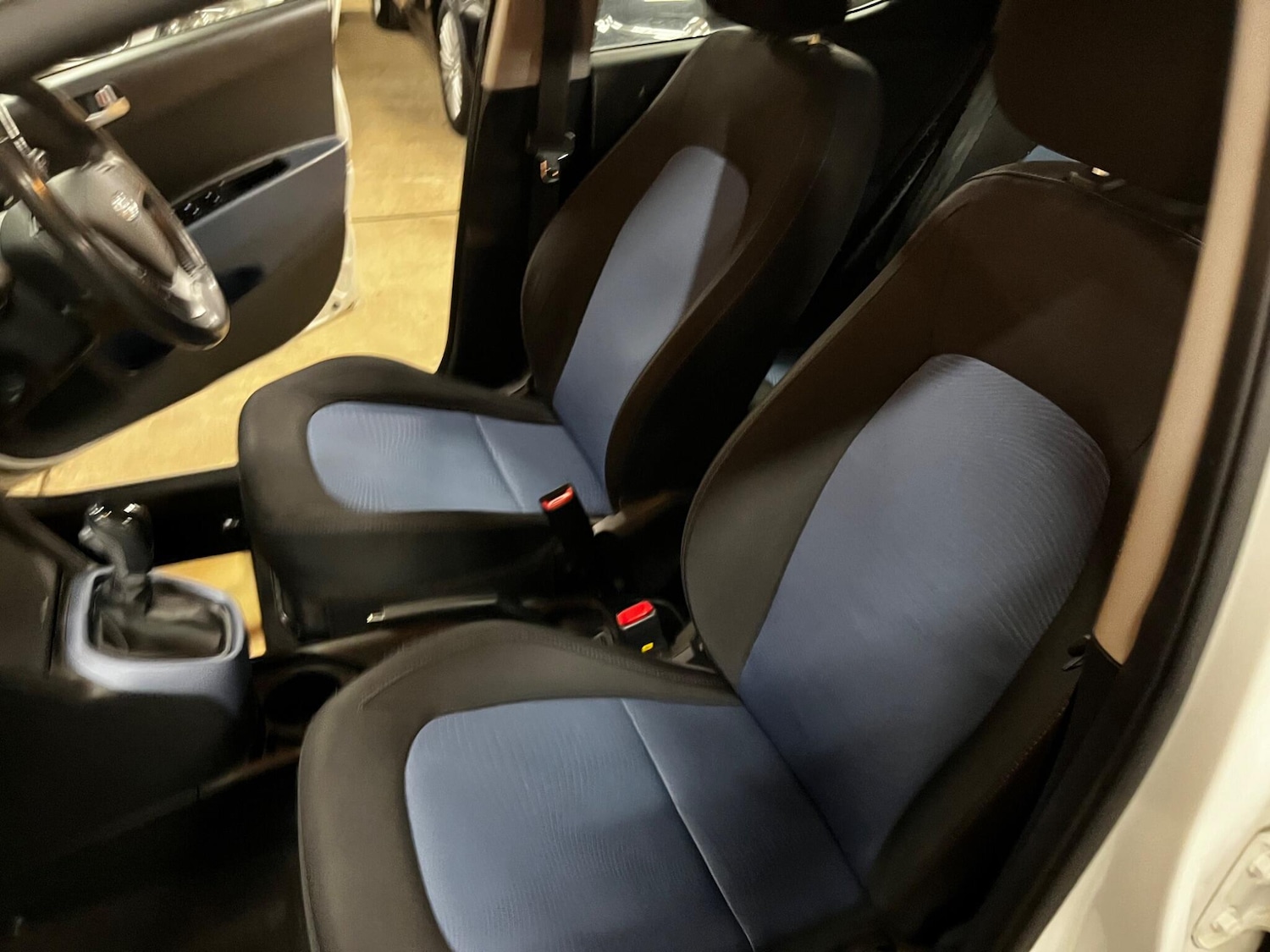 Used Hyundai i10 2015 for sale - 77892637: Photo 23