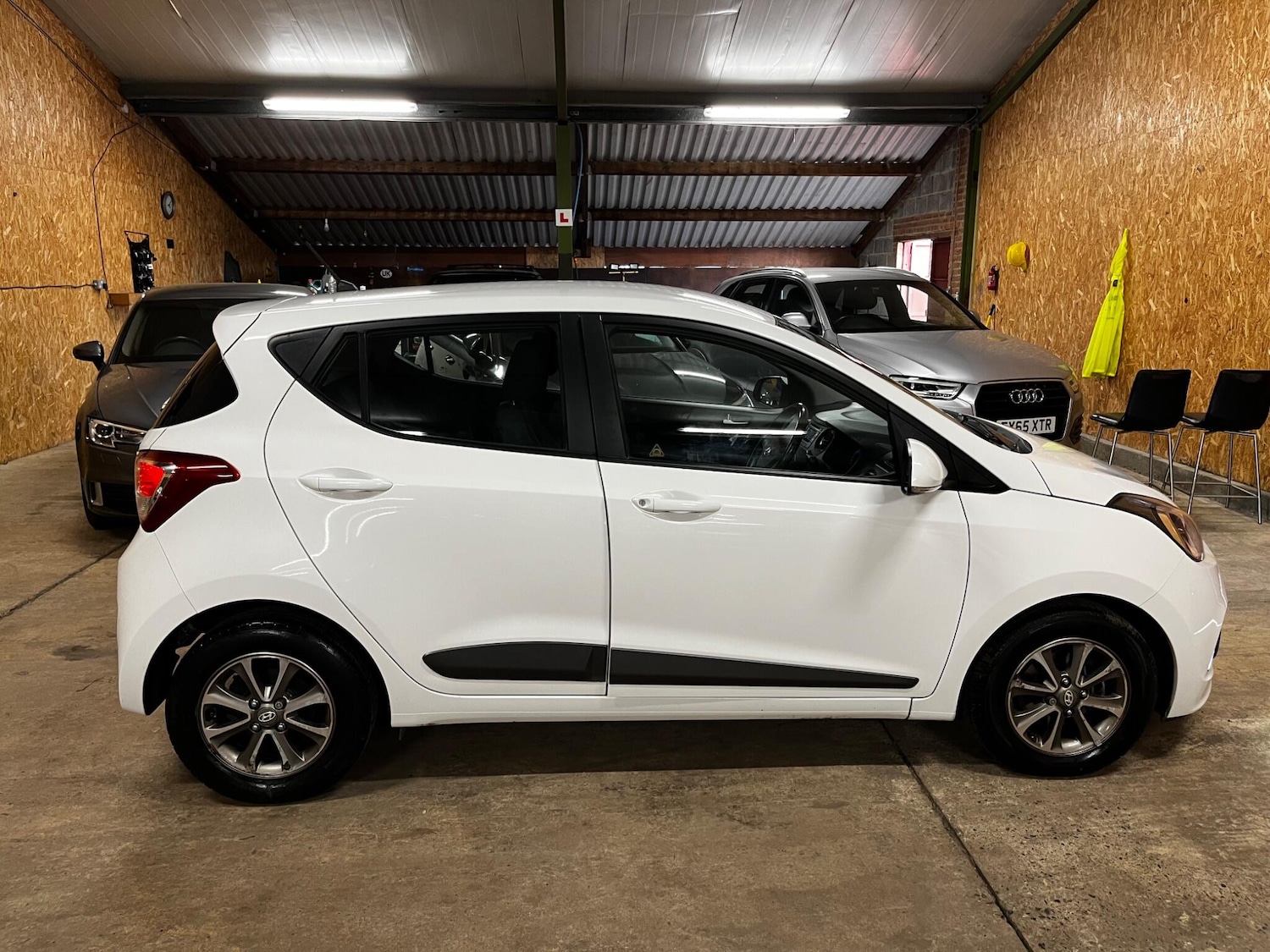 Used Hyundai i10 2015 for sale - 77892637: Photo 8