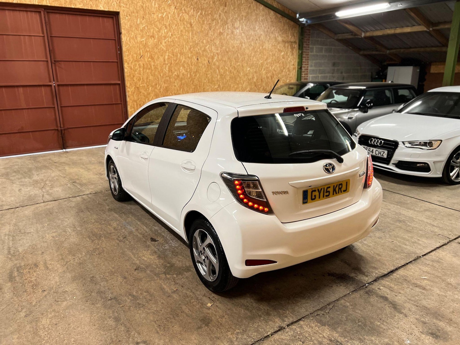 Used Toyota Yaris 2015 for sale - 76380714: Photo 4