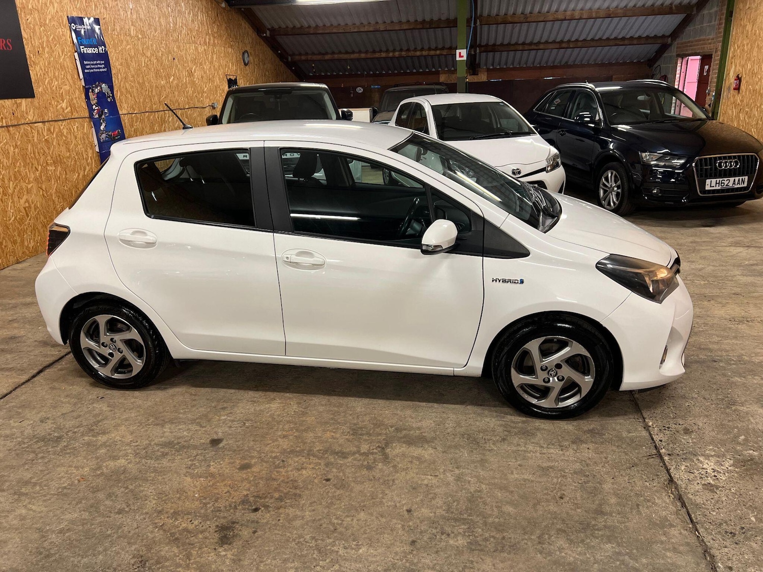 Used Toyota Yaris 2015 for sale - 76380714: Photo 7
