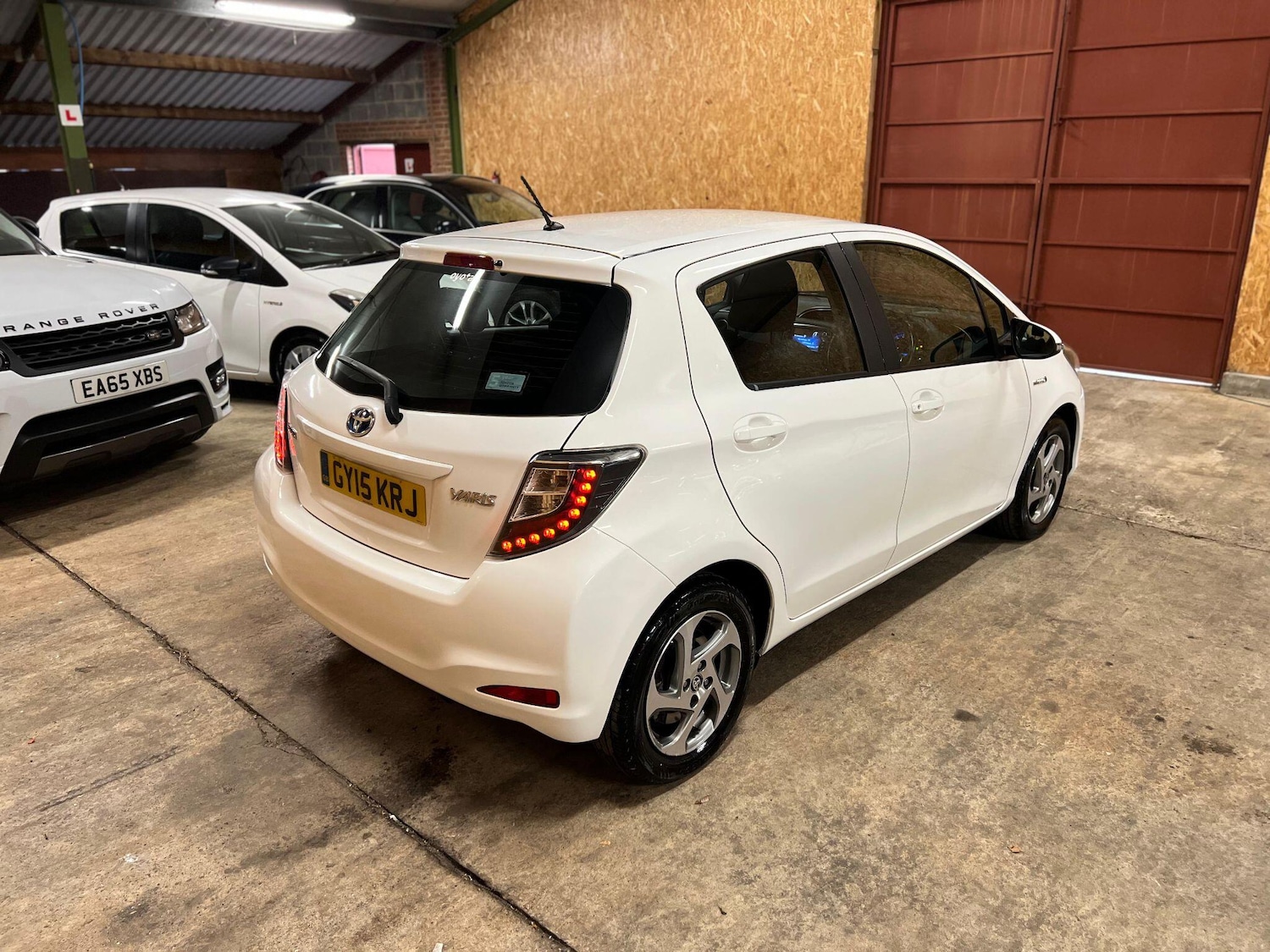 Used Toyota Yaris 2015 for sale - 76380714: Photo 8
