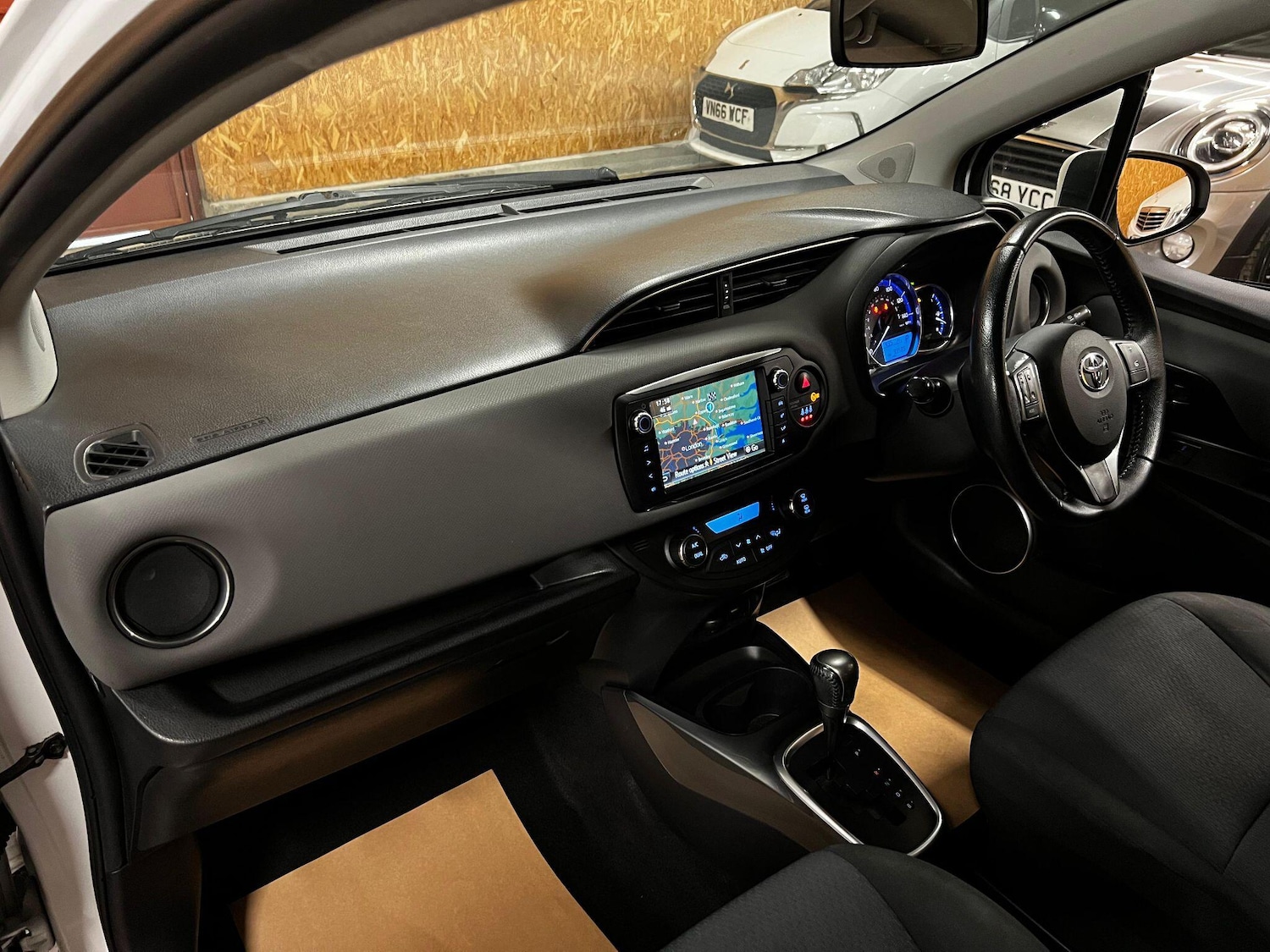Used Toyota Yaris 2015 for sale - 76380714: Photo 9