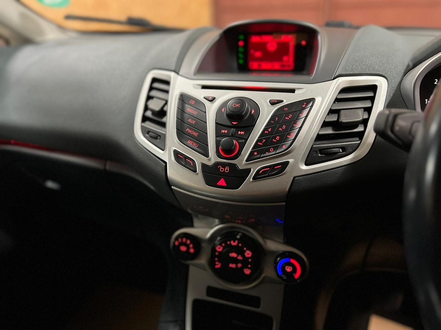 Used Ford Fiesta 2011 for sale - 76527981: Photo 10