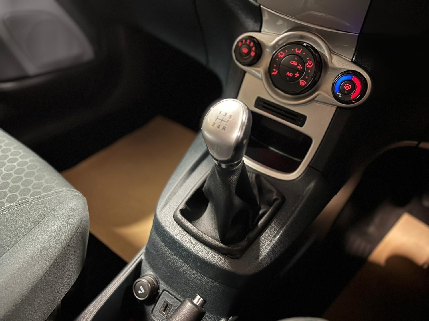 Used Ford Fiesta 2011 for sale - 76527981: Photo 11