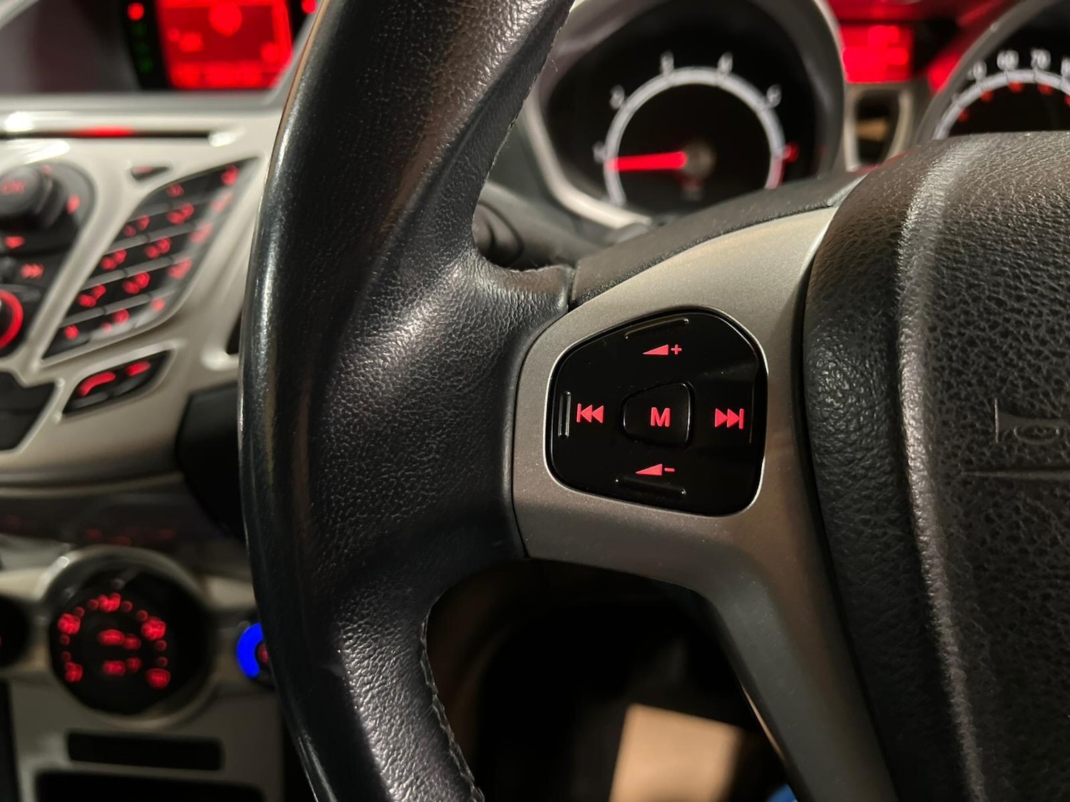 Used Ford Fiesta 2011 for sale - 76527981: Photo 17