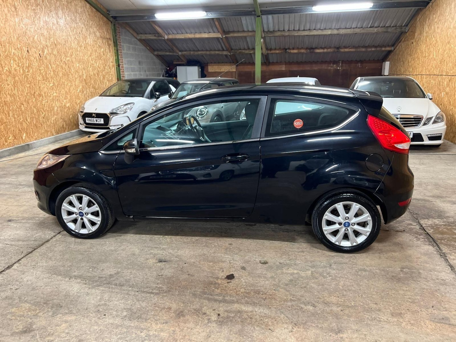 Used Ford Fiesta 2011 for sale - 76527981: Photo 5