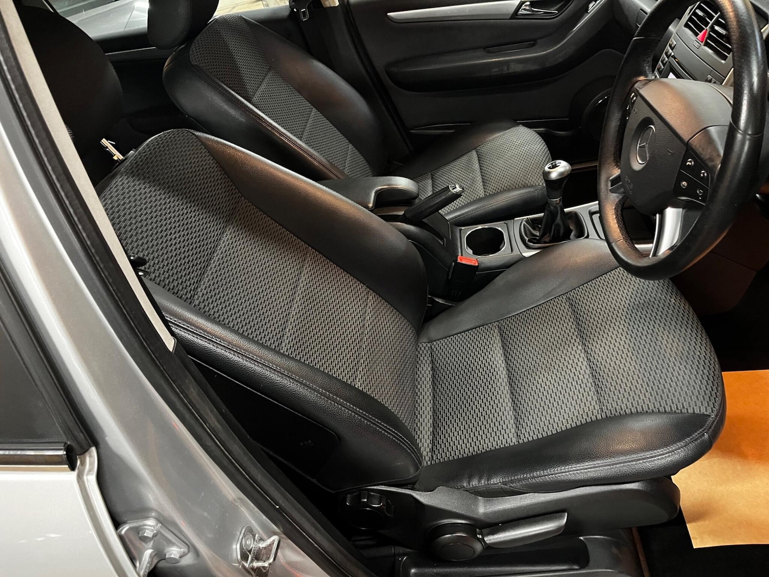 Used Mercedes-Benz B Class 2010 for sale - 77892414: Photo 20