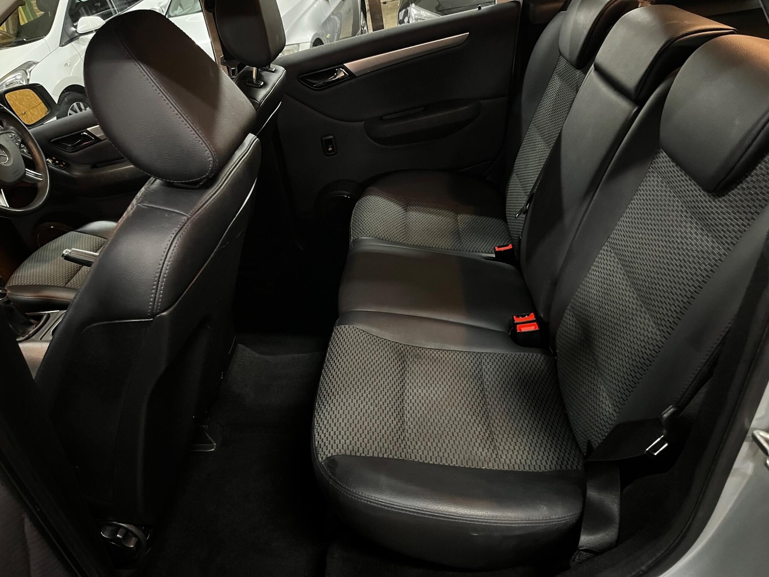 Used Mercedes-Benz B Class 2010 for sale - 77892414: Photo 23