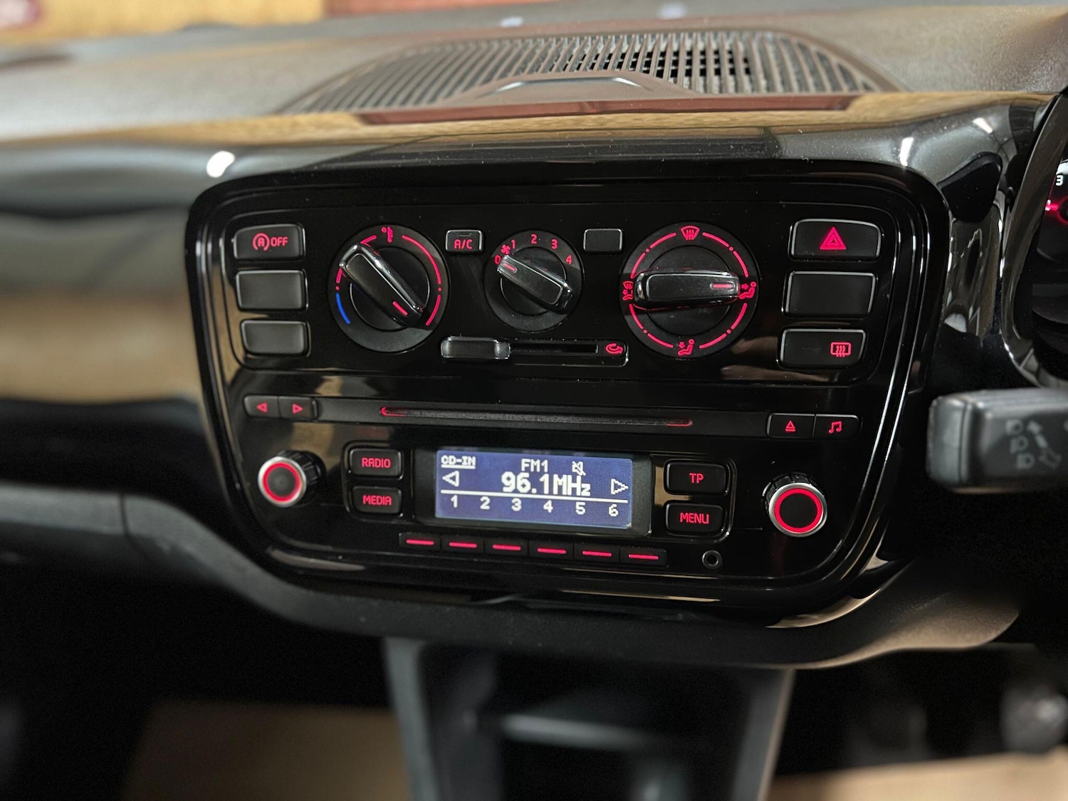 Used Volkswagen up! for sale - 77484552: Photo 15