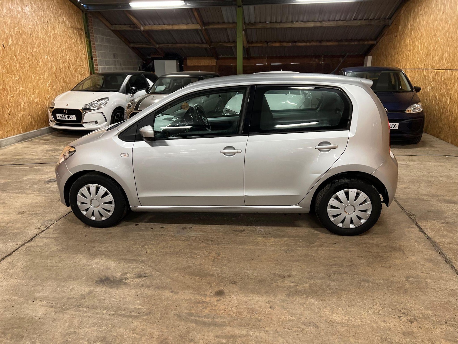 Used Volkswagen up! for sale - 77484552: Photo 5