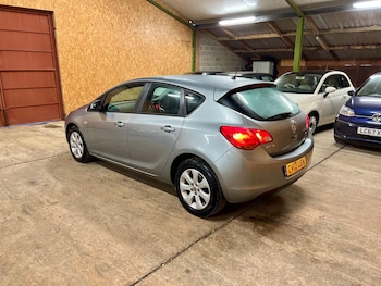 Used Vauxhall Astra 2012 for sale - 78536137: Photo
