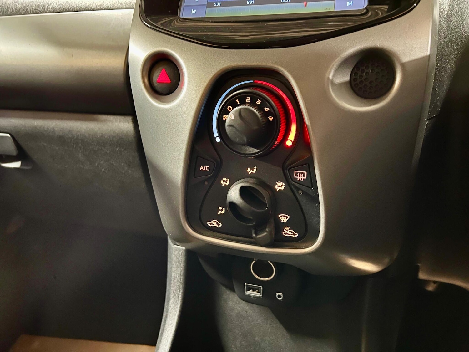 Used Peugeot 108 2017 for sale - 77279572: Photo 16