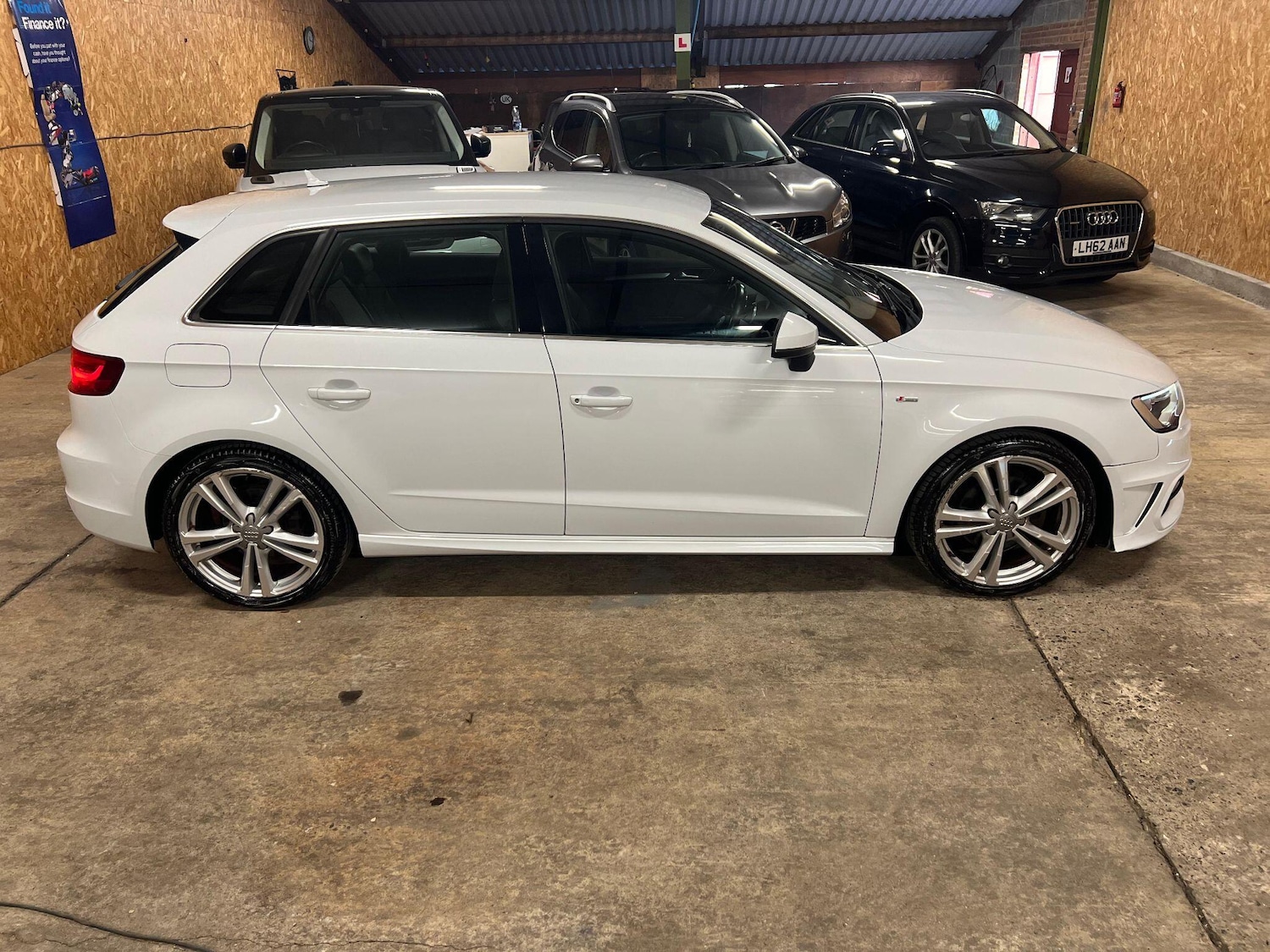 Used Audi A3 2014 for sale - 77081275: Photo 8