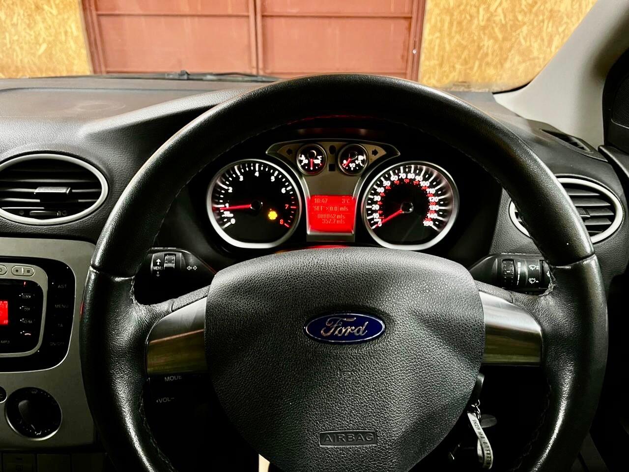 Used Ford Focus 2010 for sale - 77175429: Photo 15