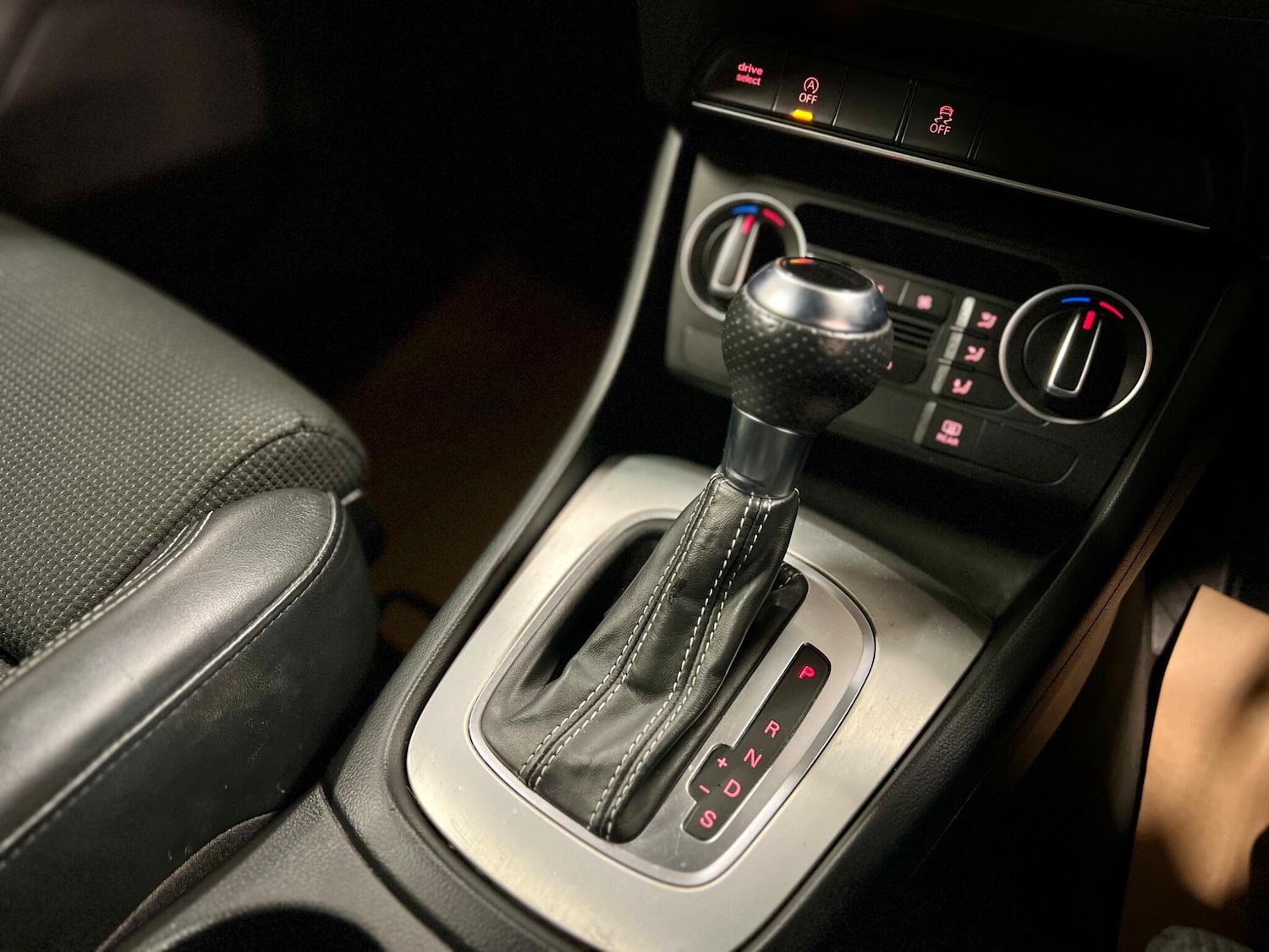 Used Audi Q3 2015 for sale - 77190857: Photo 11