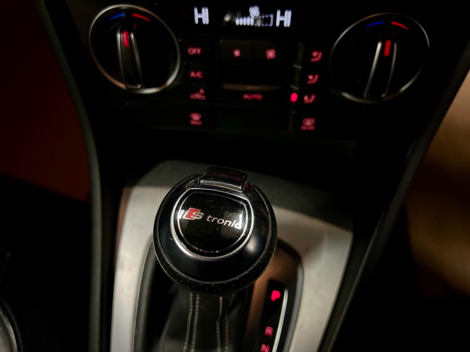 Used Audi Q3 2015 for sale - 77190857: Photo 17