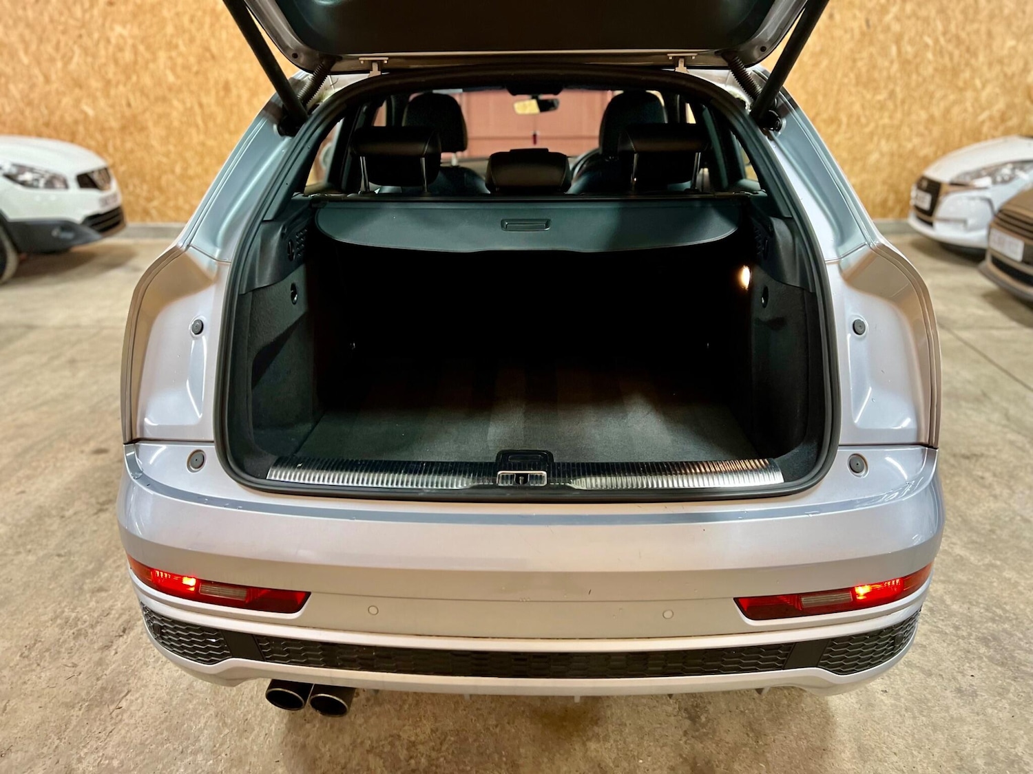 Used Audi Q3 2015 for sale - 77190857: Photo 35