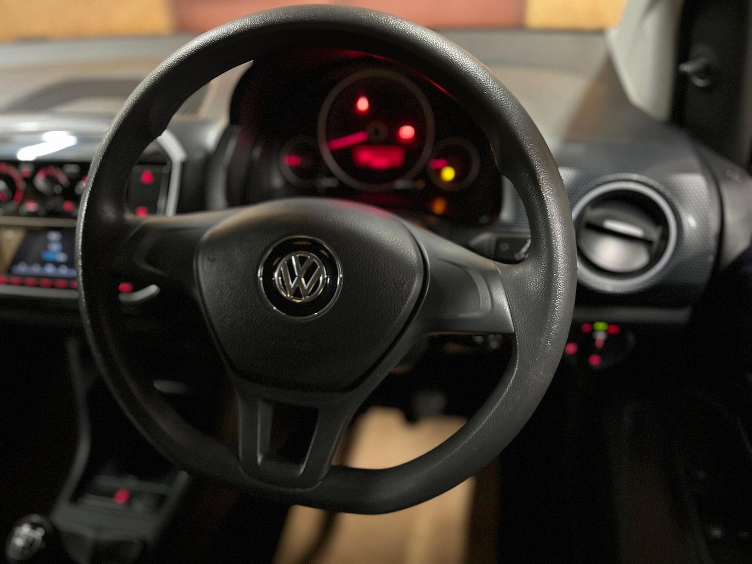 Used Volkswagen up! 2018 for sale - 76457612: Photo 15