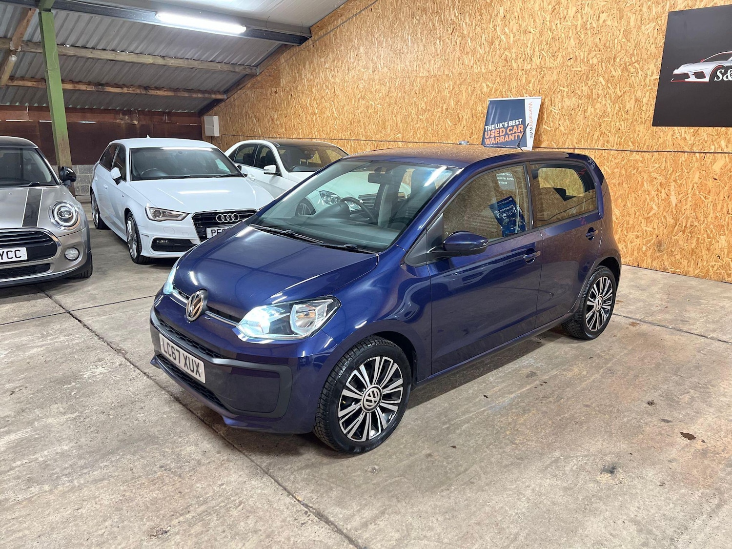 Used Volkswagen up! 2018 for sale - 76457612: Photo 3