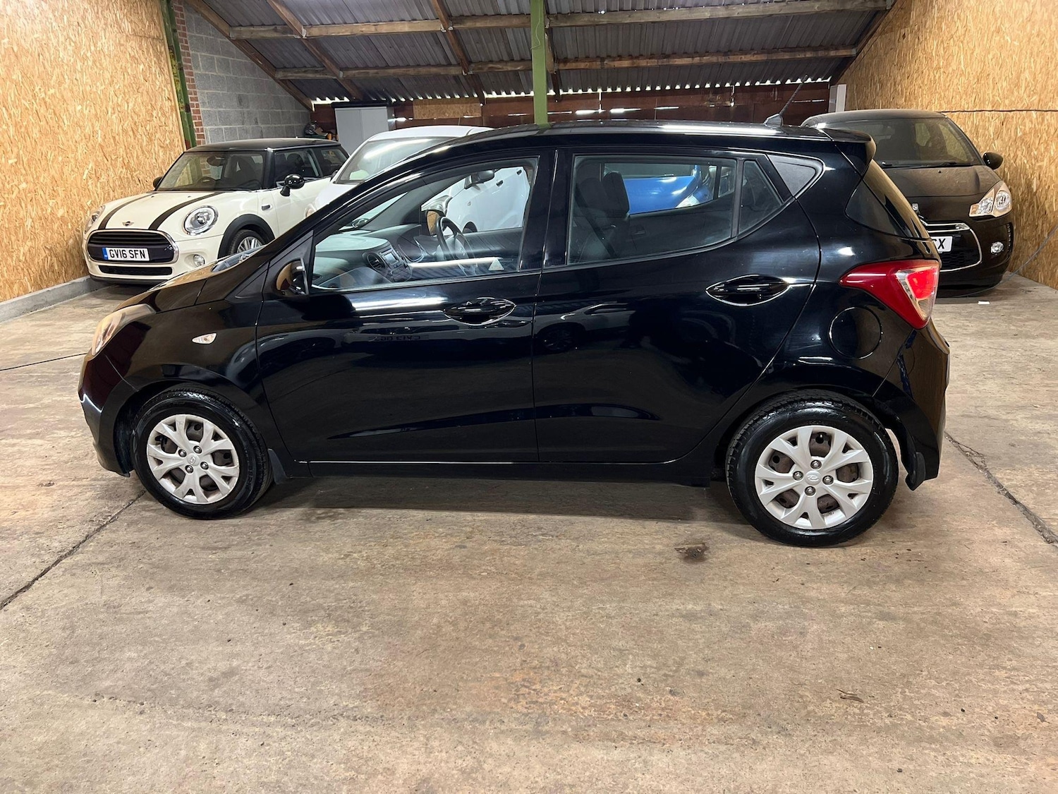 Used Hyundai i10 2014 for sale - 77395896: Photo 5