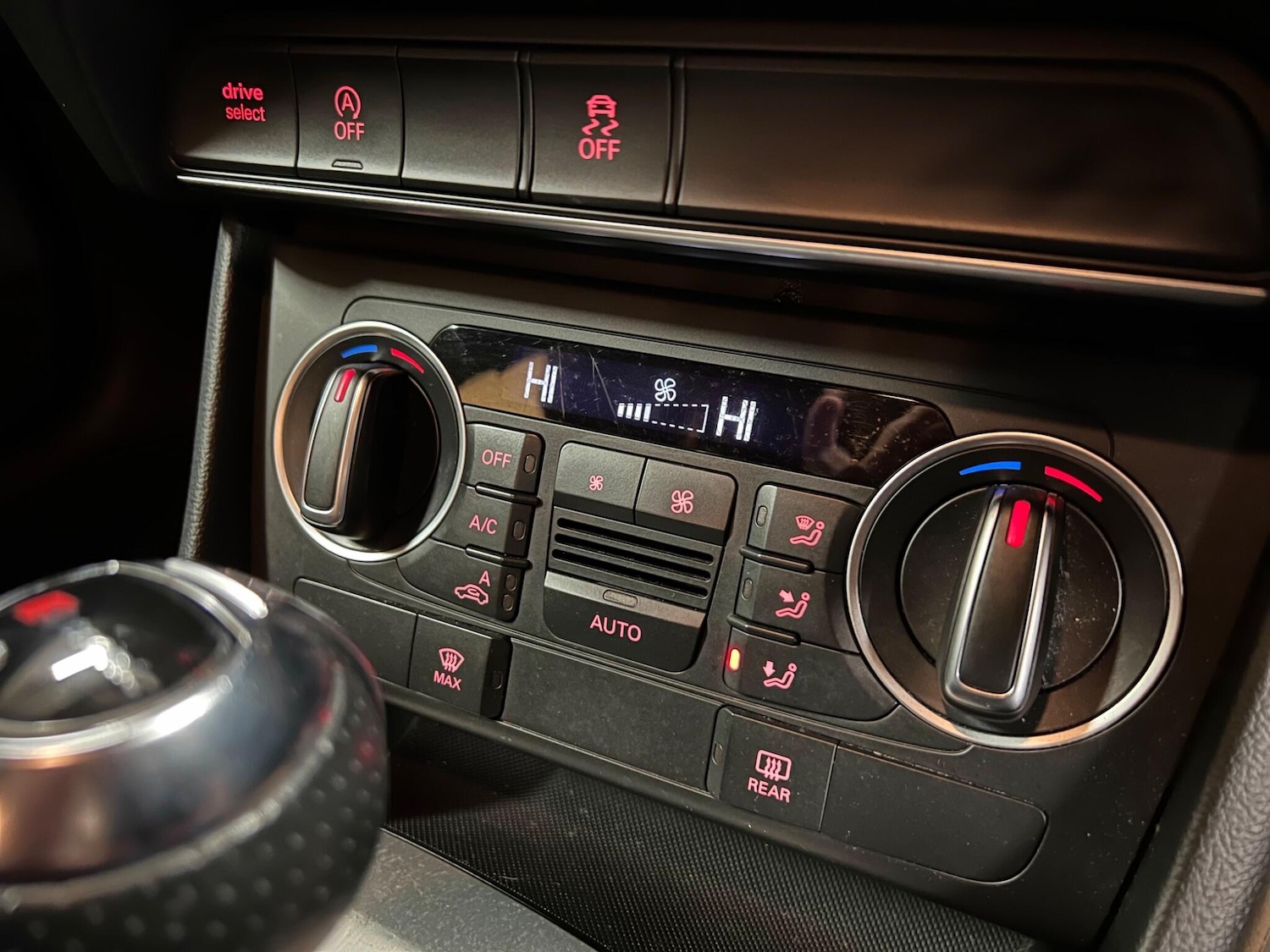 Used Audi Q3 2015 for sale - 76619939: Photo 48