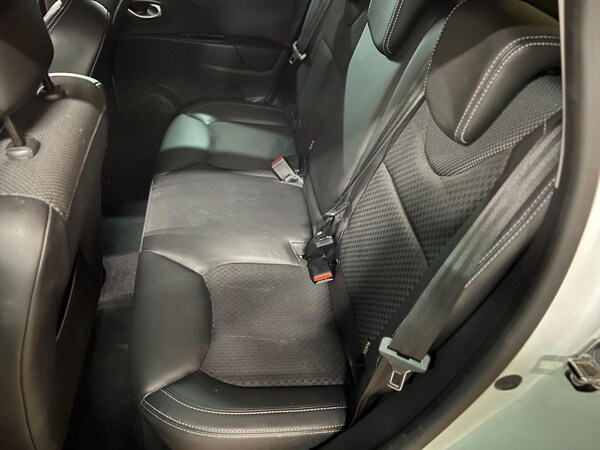 Used Renault Clio 2018 for sale - 76215491: Photo 15