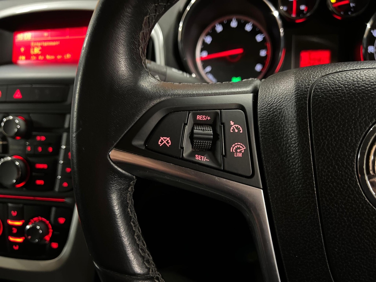 Used Vauxhall Astra 2015 for sale - 77633484: Photo 17