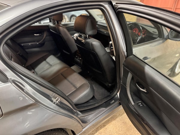 Used BMW 3 Series 2010 for sale - 76200380: Photo 21
