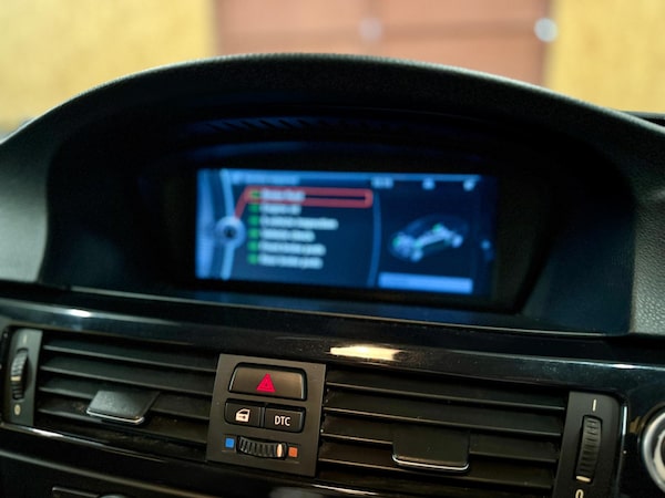 Used BMW 3 Series 2010 for sale - 76200380: Photo 24