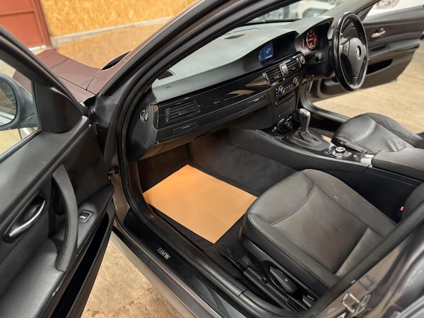 Used BMW 3 Series 2010 for sale - 76200380: Photo 29