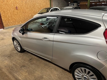Used Ford Fiesta 2010 for sale - 79236431: Photo
