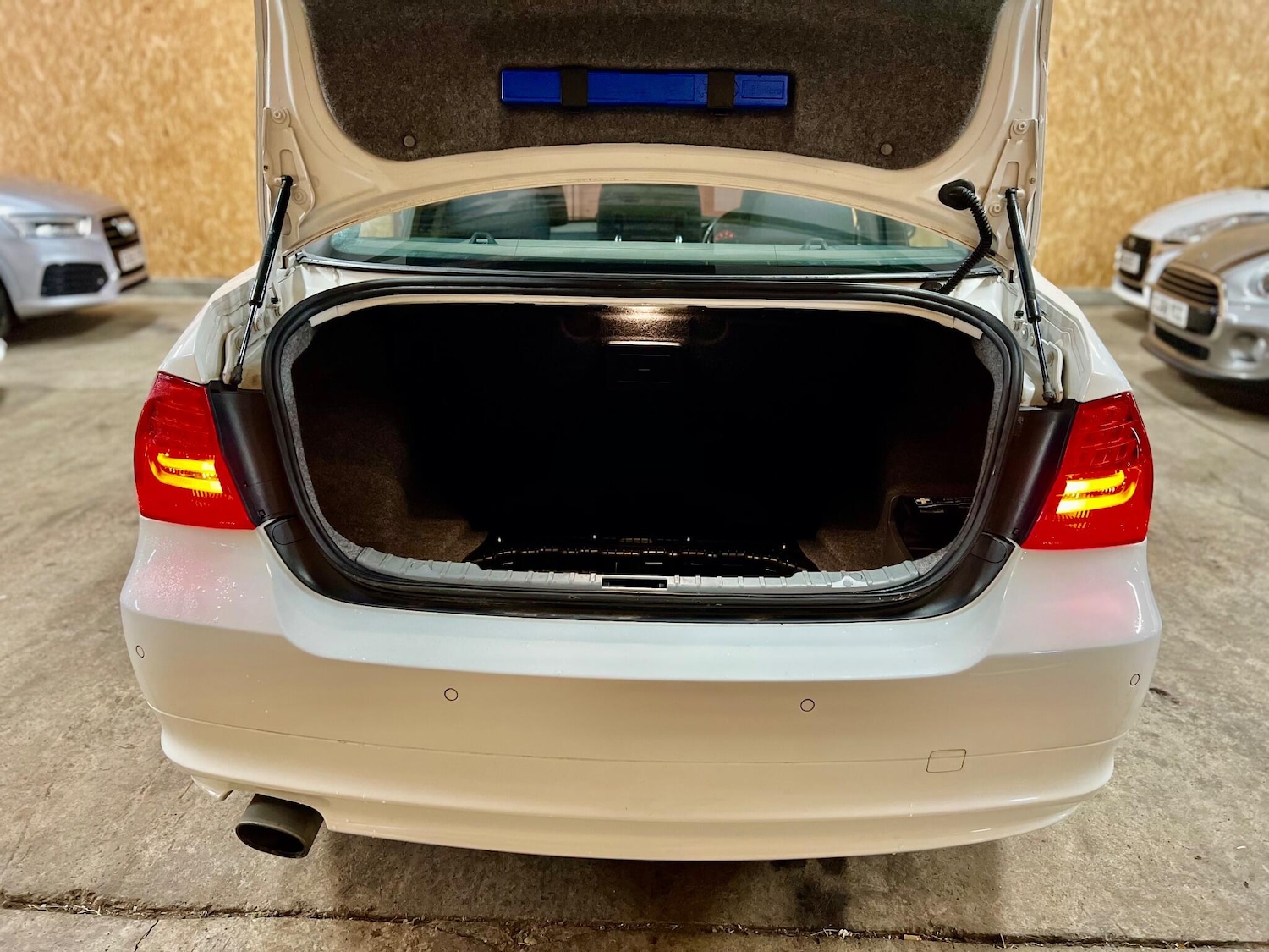 Used BMW 3 Series 2010 for sale - 76990695: Photo 25