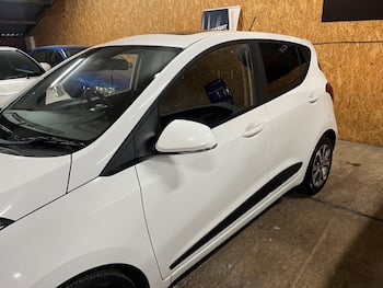 Used Hyundai i10 2018 for sale - 79807317: Photo