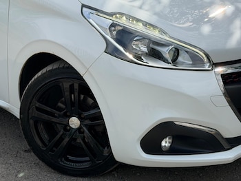 Used Peugeot 208 2016 for sale - 79328598: Photo