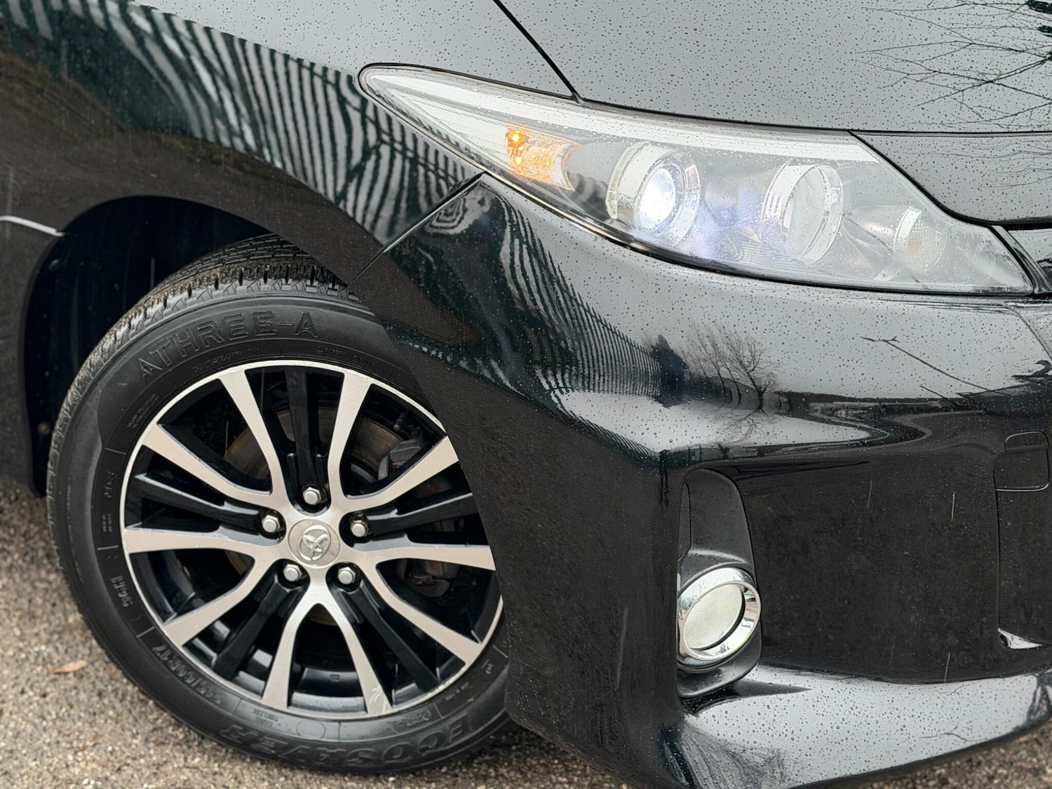 Used Toyota Estima 2025 for sale - 77242427: Photo 2