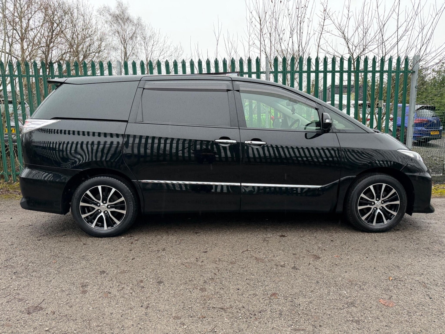 Used Toyota Estima 2025 for sale - 77242427: Photo 4