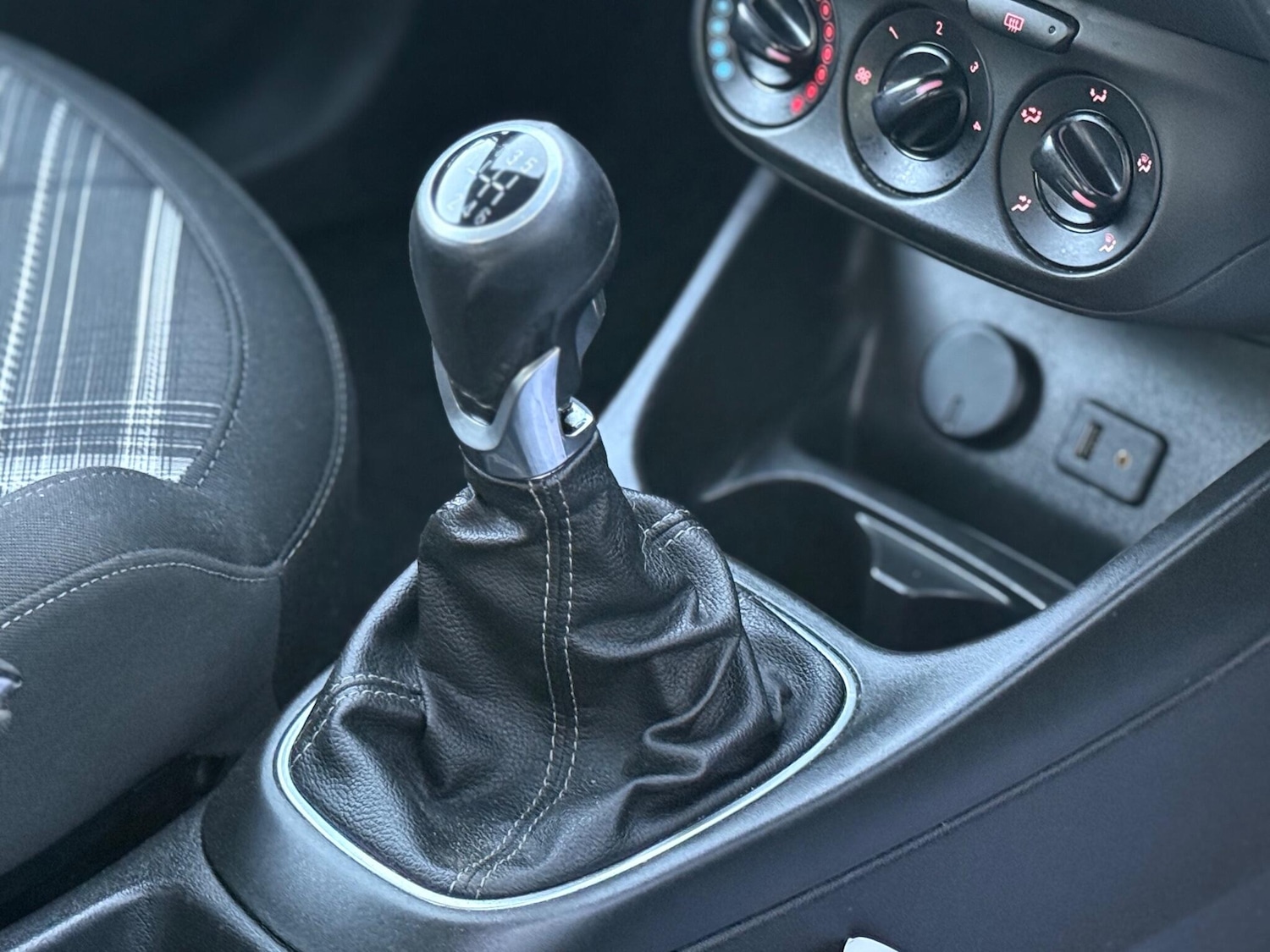 Used Vauxhall Corsa 2015 for sale - 77084343: Photo 31