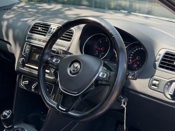 Used Volkswagen Polo 2014 for sale - 79388240: Photo