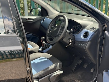Used Hyundai i10 2014 for sale - 79034341: Photo
