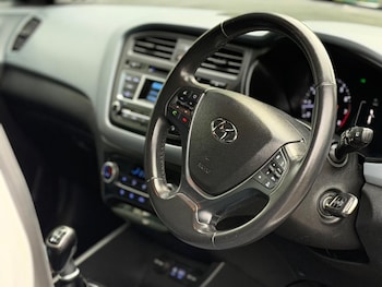 Used Hyundai i20 2015 for sale - 78504602: Photo
