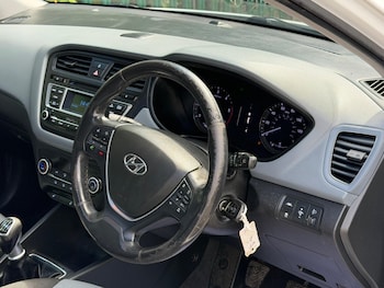 Used Hyundai i20 2015 for sale - 79395674: Photo