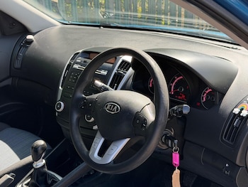 Used Kia Ceed 2010 for sale - 79168889: Photo
