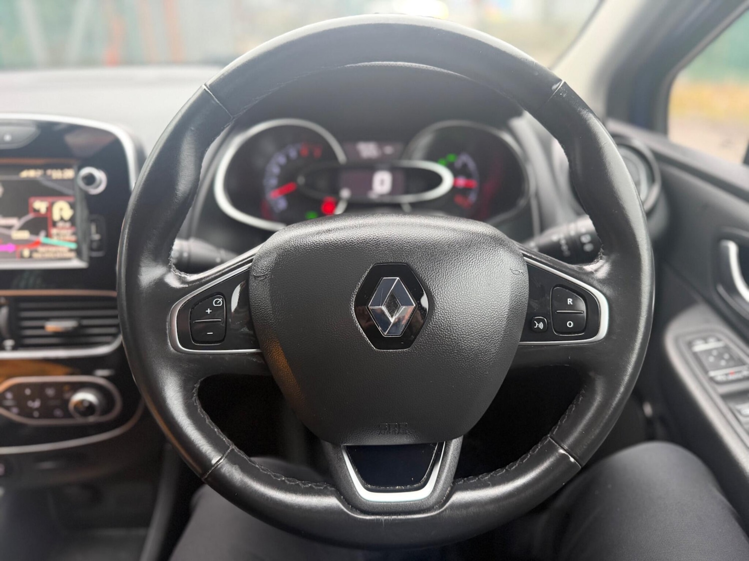 Used Renault Clio 2019 for sale - 77439678: Photo 25