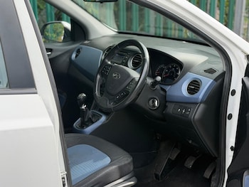 Used Hyundai i10 2015 for sale - 79132642: Photo
