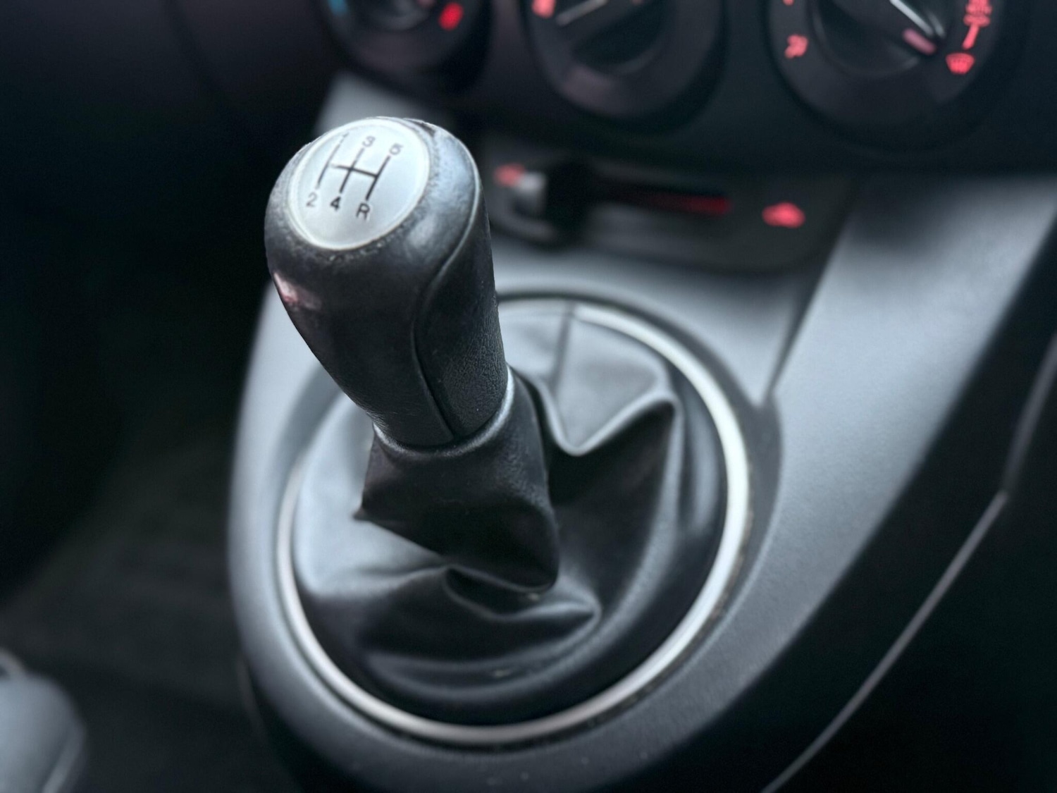 Used Mazda Mazda2 2010 for sale - 76831774: Photo 22