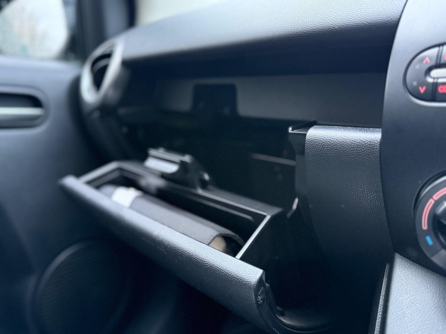 Used Mazda Mazda2 2010 for sale - 76831774: Photo 26