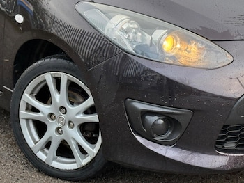 Used Mazda Mazda2 2010 for sale - 76831774: Photo