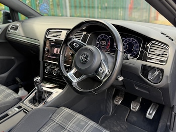 Used Volkswagen Golf 2017 for sale - 79324360: Photo