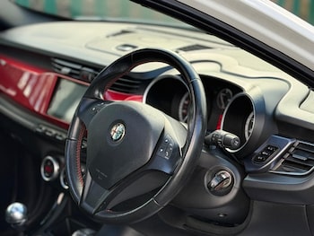 Used Alfa Romeo Giulietta 2011 for sale - 77892719: Photo