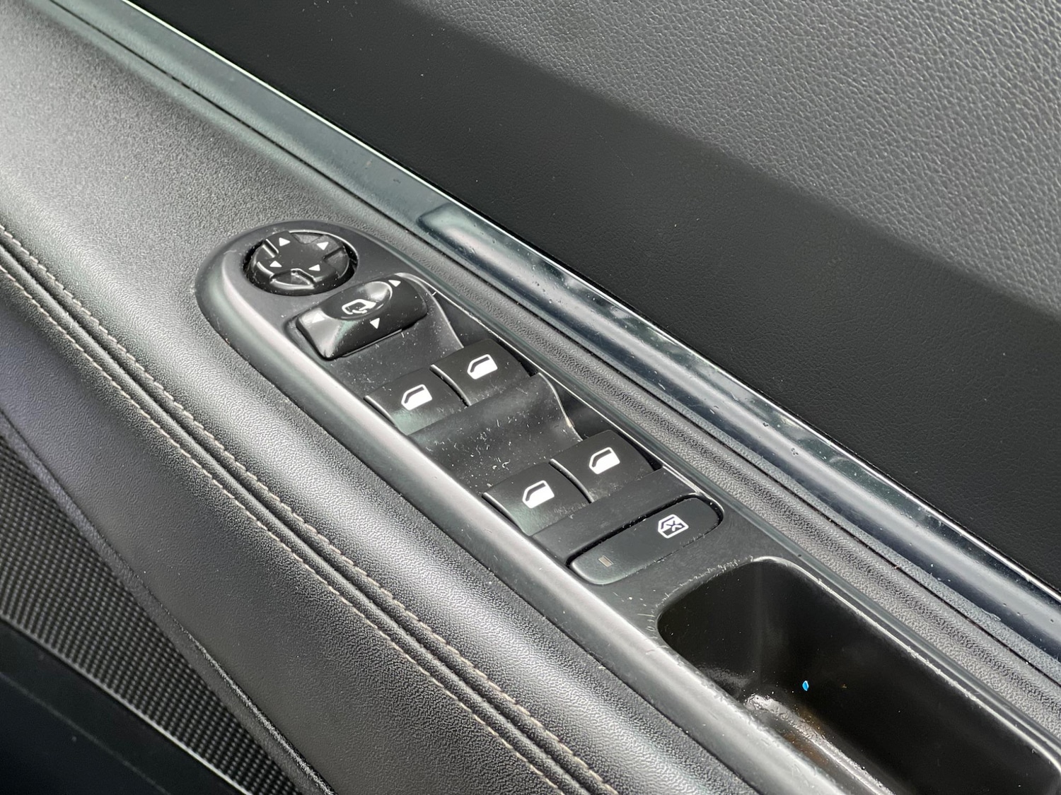 Used Peugeot 3008 2016 for sale - 76831769: Photo 25